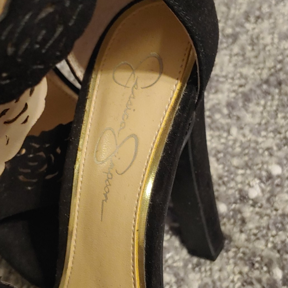 High heels - Picture 2 of 4